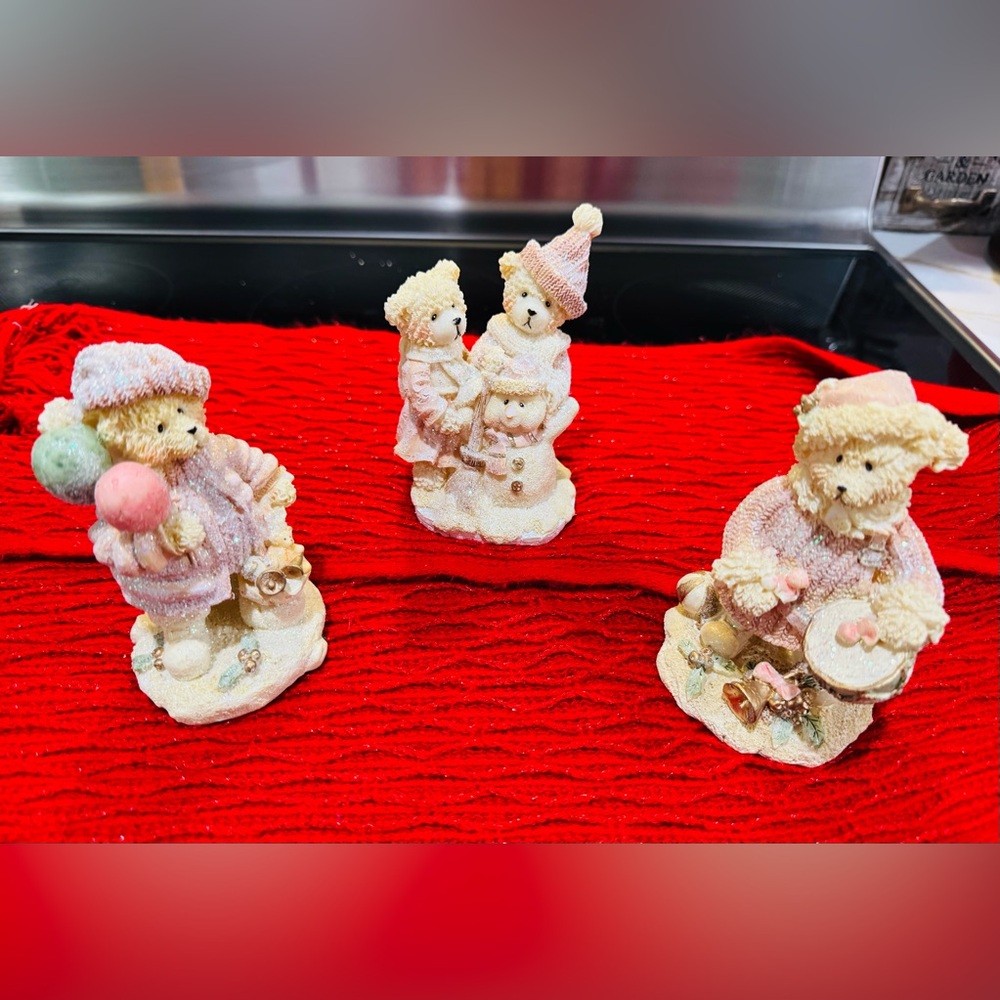 GREENBRIER INTERNATIONAL Polystone Christmas Bear Figurine